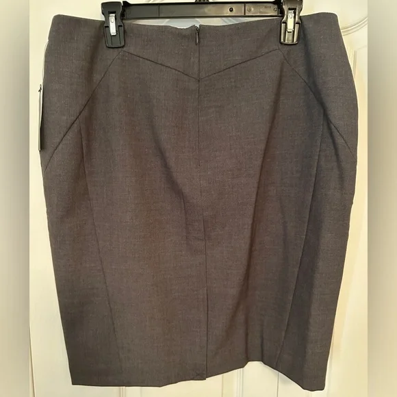 Worthington: Women’s gray knee length skirt, size 14, New - Picture 3 of 8